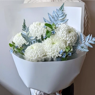 5 хризантем