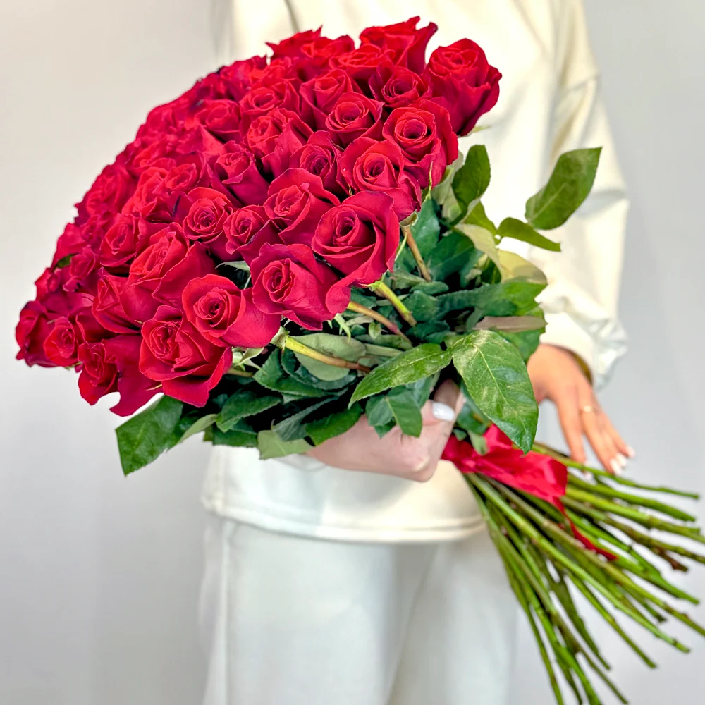 51 роза красная 70 см