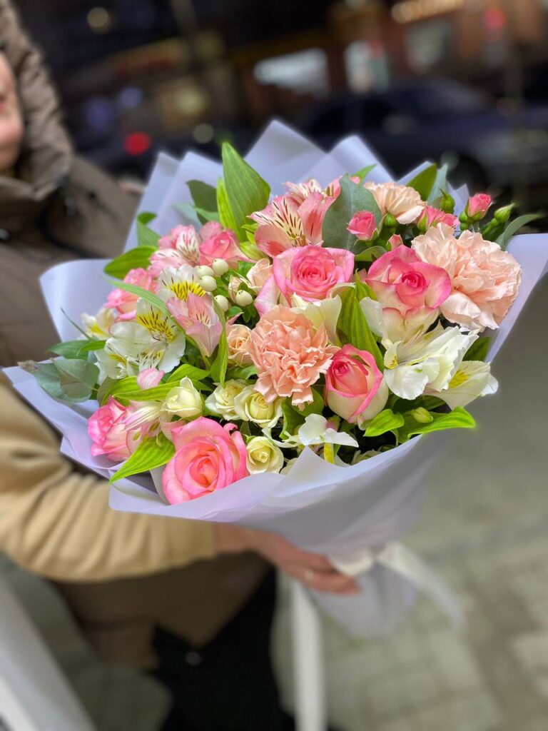 Отзыв от Роман на сайте Arna Flowers